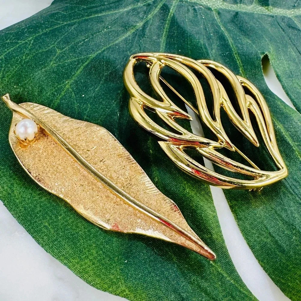Vintage Leaf Brooches 2 Pins Monet Kramer Signed Gold Tone Pearl